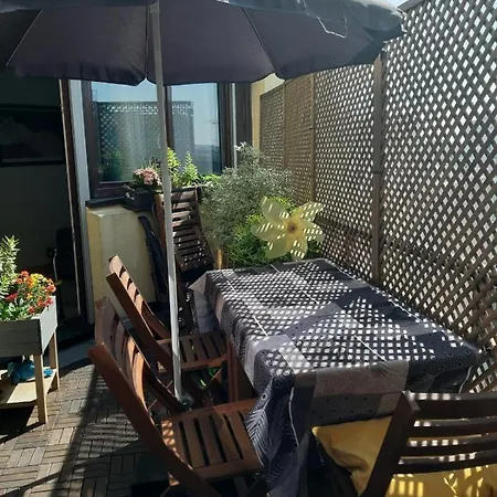 Modern Apt With Balcony Near Paris Apartmán *