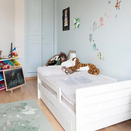 Modern Apt With Balcony Near Paris Apartmán *